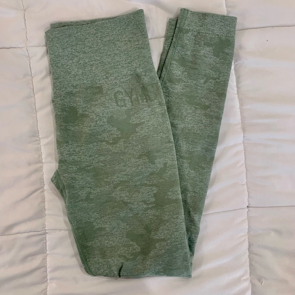 Gymshark green camo leggings.